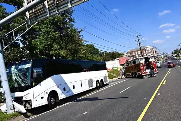 메릴랜드대 전세버스 충돌